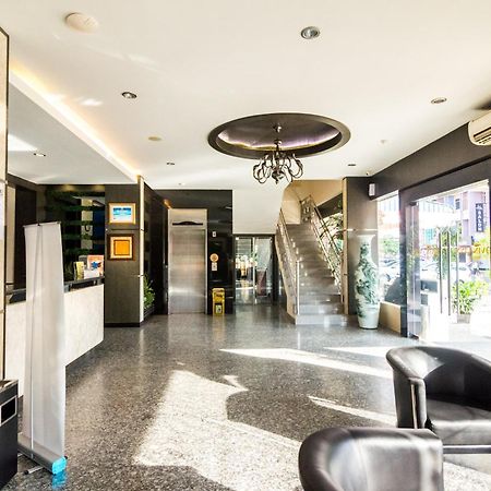 Lovina Inn - Nagoya Batam Экстерьер фото