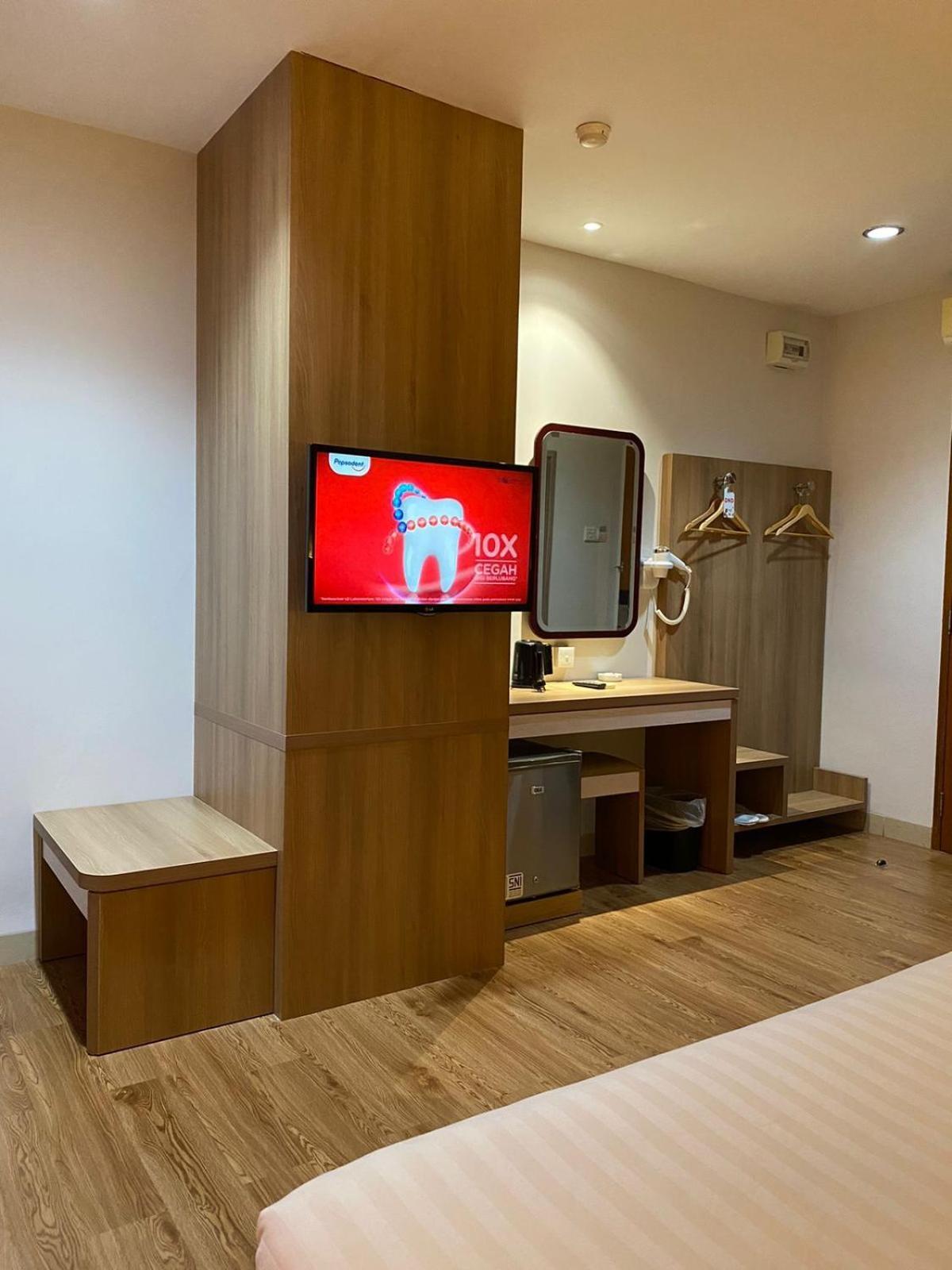 Lovina Inn - Nagoya Batam Экстерьер фото
