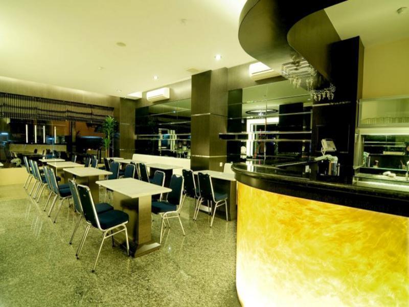Lovina Inn - Nagoya Batam Экстерьер фото
